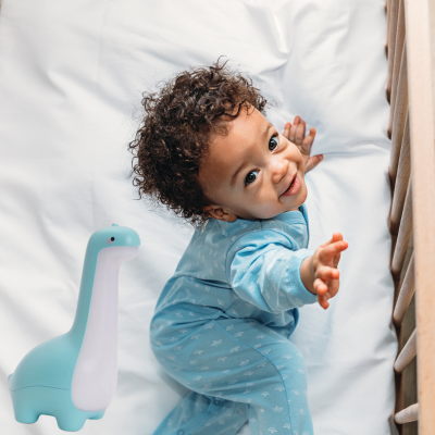 Veilleuse pour bébé forme dinosaure apporte sécurité et réconfort à bébé pour des nuits paisibles.